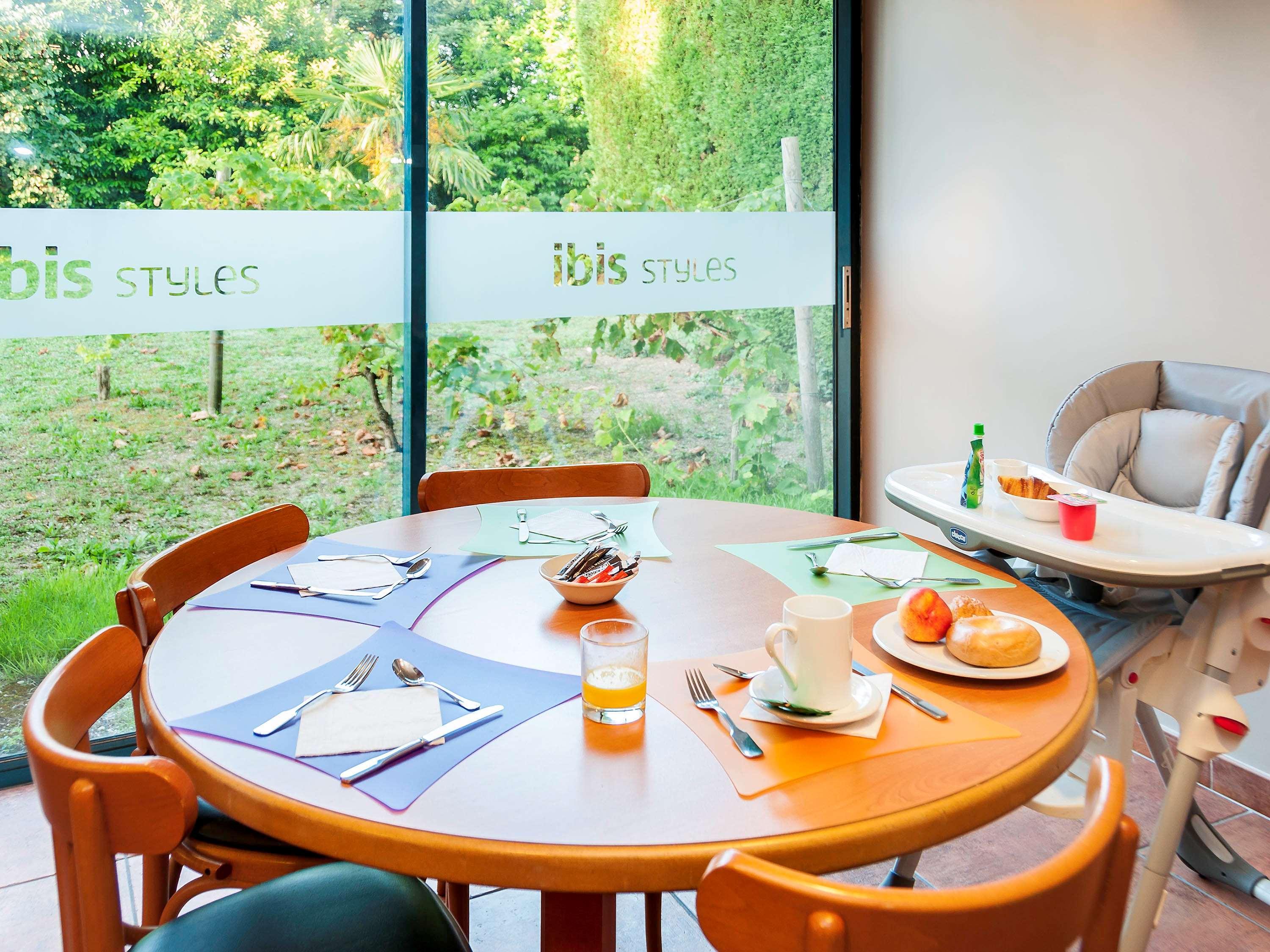 Ibis Styles Cognac Hotel Châteaubernard Exterior photo